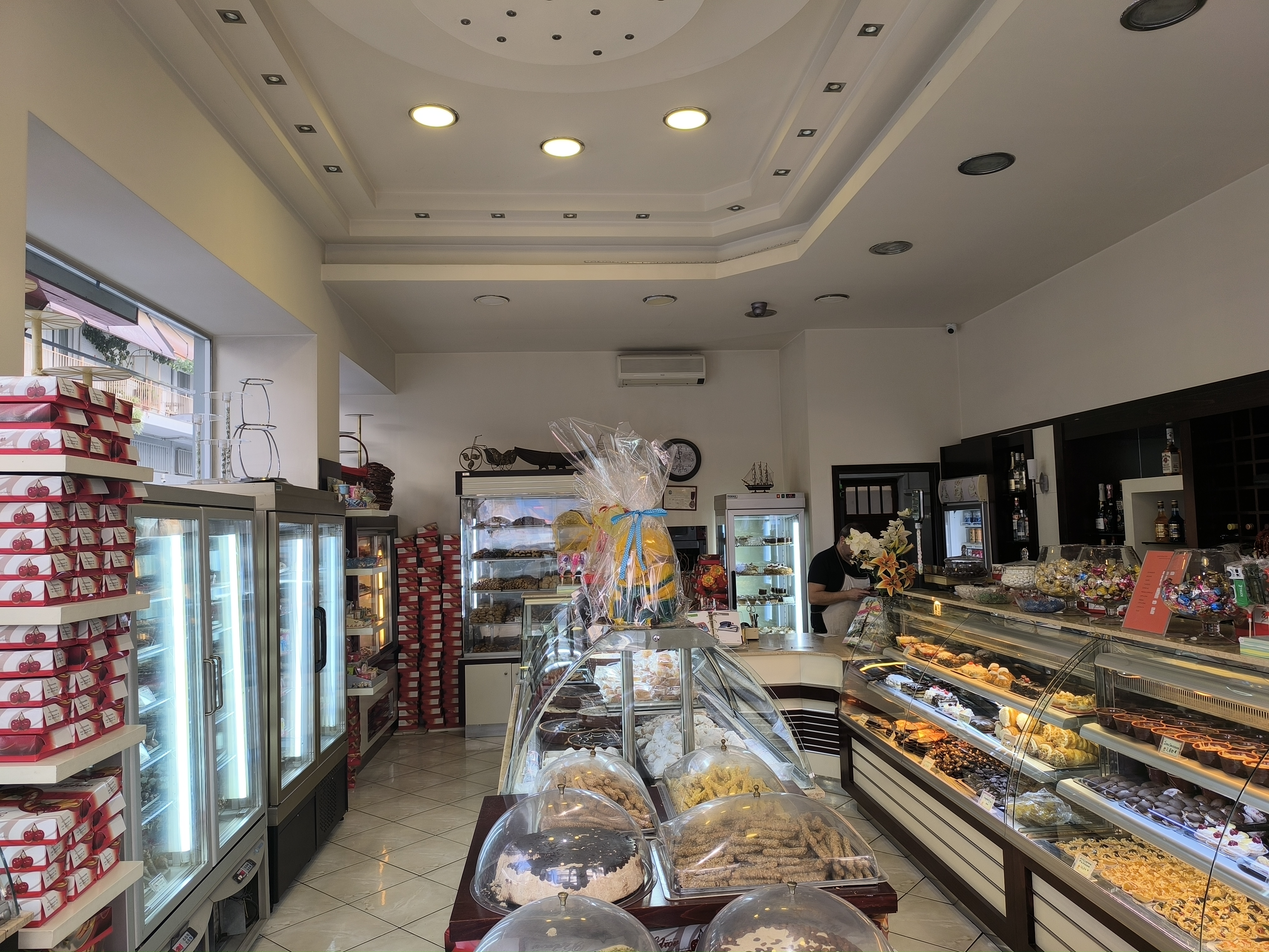 Το κατάστημά μας εσωτερικά